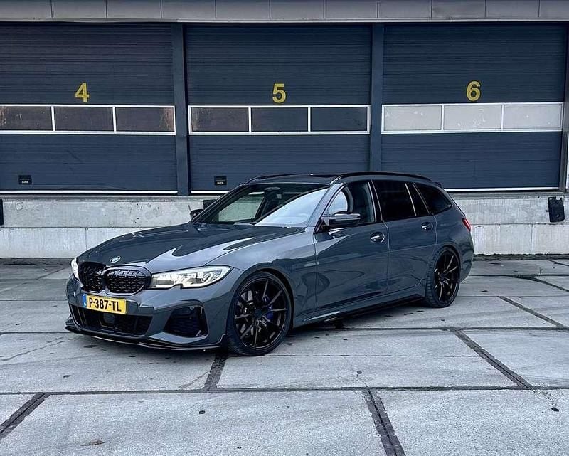 Grijs Occasion 2021 BMW M340 M Sport Sedan | € 55.999 (Super prijs) - Afbeelding 1/4