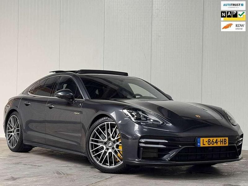 Occasion Porsche Panamera Chrono 571 PK (419 kW) 2021 Grijs Hatchback