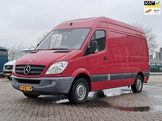 Rood Gebruikt 2010 Mercedes Sprinter Van | € 4.250 (Super prijs) - Afbeelding 1/4
