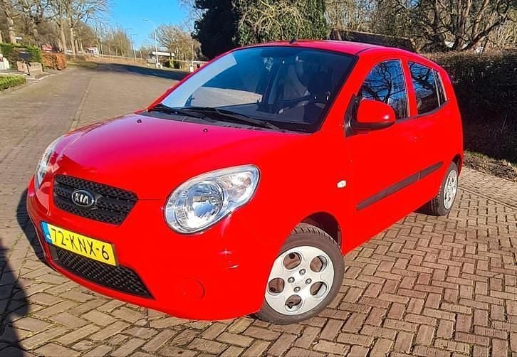 Rood Occasion 2010 Kia Picanto Hatchback | € 1.950 (Eerlijke prijs) - Afbeelding 1/4