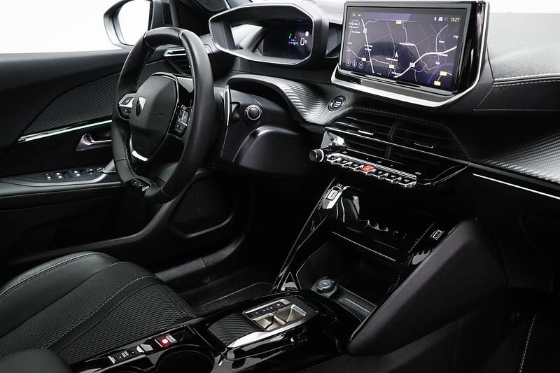 Occasion Peugeot 2008 GT 136 PK (100 kW) 2024 Grijs SUV