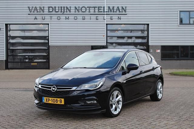 Blauw Gebruikt 2018 Opel Astra Innovation Hatchback | € 11.950 (Eerlijke prijs) - Afbeelding 1/4