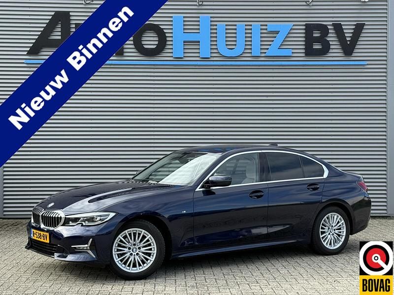 Blauw Gebruikt 2022 BMW 318 Luxury Line Sedan | € 32.990 (Eerlijke prijs) - Afbeelding 1/4