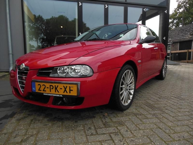 Rood metallic Gebruikt 2004 Alfa Romeo 156 Impression Sedan | € 4.345 - Afbeelding 1/4