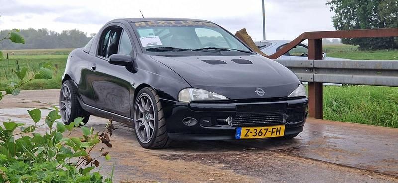 Zwart Gebruikt 1999 Opel Tigra Coupé | € 10.000 - Afbeelding 1/4