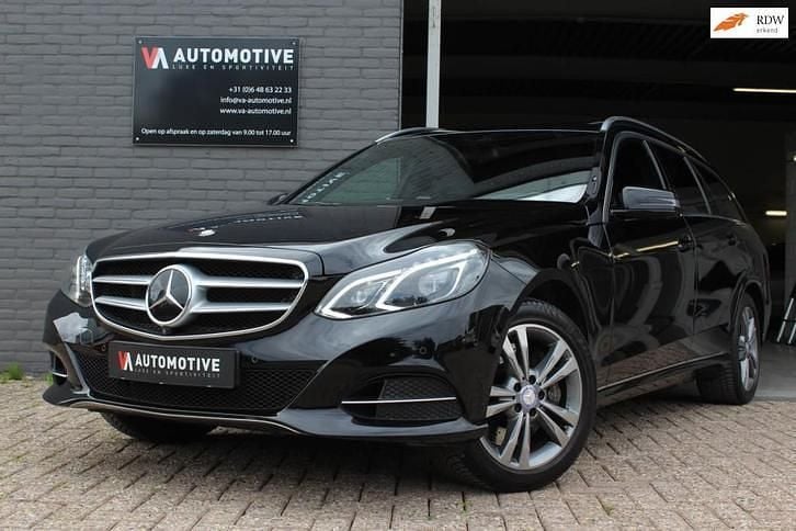 Zwart, metallic lak Gebruikt 2014 Mercedes E400 Stationwagen | € 22.880 - Afbeelding 1/1