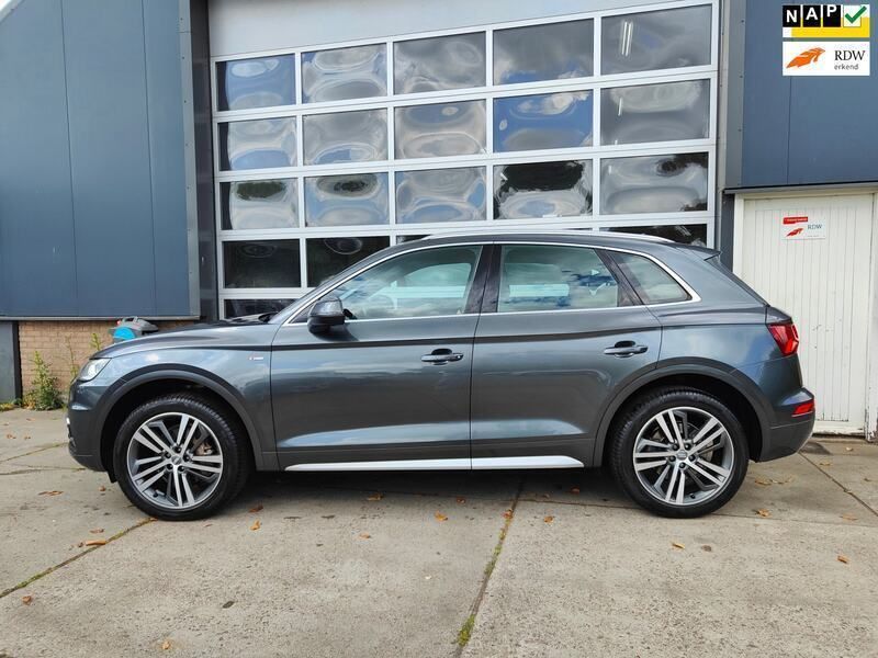 Grijs Gebruikt 2018 Audi Q5 Black Edition SUV | € 24.850 (Eerlijke prijs) - Afbeelding 1/4