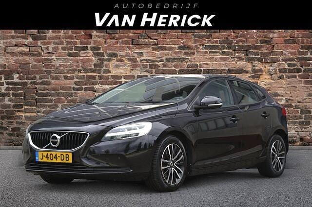 Zwart Gebruikt 2017 Volvo V40 Inscription Stationwagen | € 14.945 (Eerlijke prijs) - Afbeelding 1/4