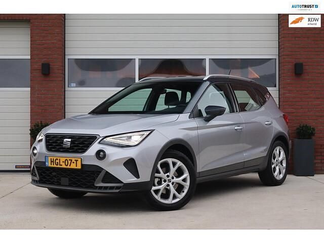 Grijs (metallic) Occasion 2023 Seat Arona FR SUV | € 19.695 (Eerlijke prijs) - Afbeelding 1/4