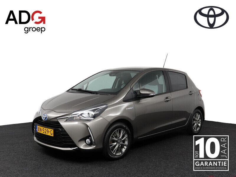 Grijs Gebruikt 2019 Toyota Yaris Hybrid Hatchback | € 17.450 (Eerlijke prijs) - Afbeelding 1/4