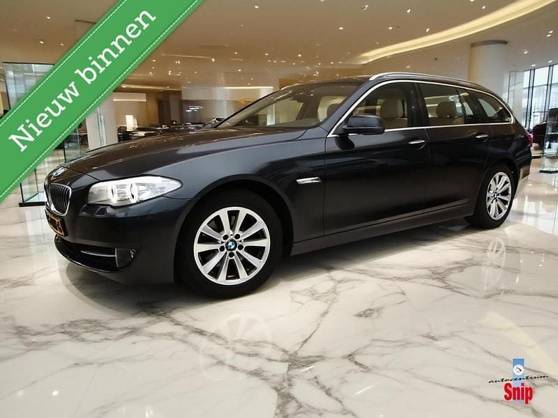 Grijs Gebruikt 2012 BMW 520 Executive Stationwagen | € 5.950 (Eerlijke prijs) - Afbeelding 1/3