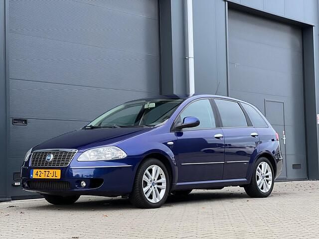 Occasion Fiat Croma Emotion 147 PK (108 kW) 2007 Blauw Hatchback