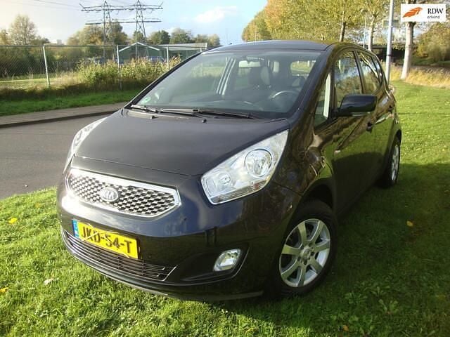 Zwart Gebruikt 2011 Kia Venga Hatchback | € 4.500 (Goede deal) - Afbeelding 1/4