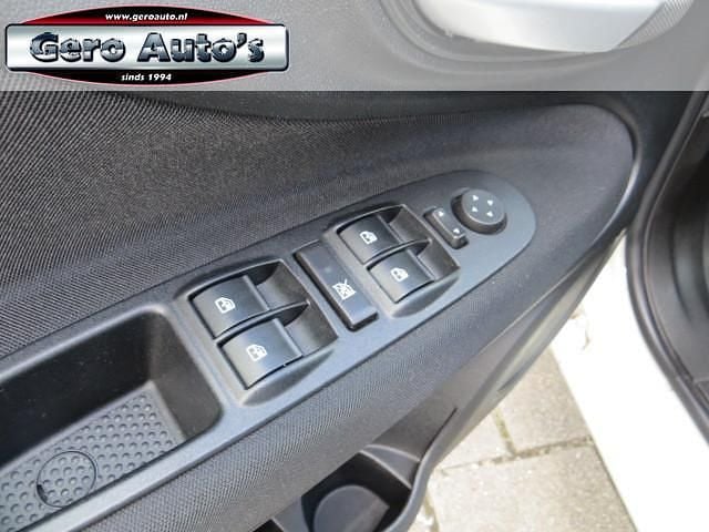 Occasion Fiat Punto Lounge 101 PK (74 kW) 2017 Wit Hatchback