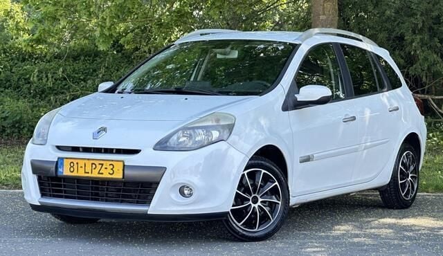Wit Gebruikt 2010 Renault Clio GrandTour Collection Stationwagen | € 1.699 (Goede deal) - Afbeelding 1/4