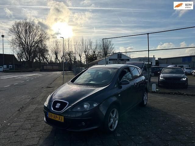 Zwart Occasion 2007 Seat Altea MPV | € 3.250 (Eerlijke prijs) - Afbeelding 1/4