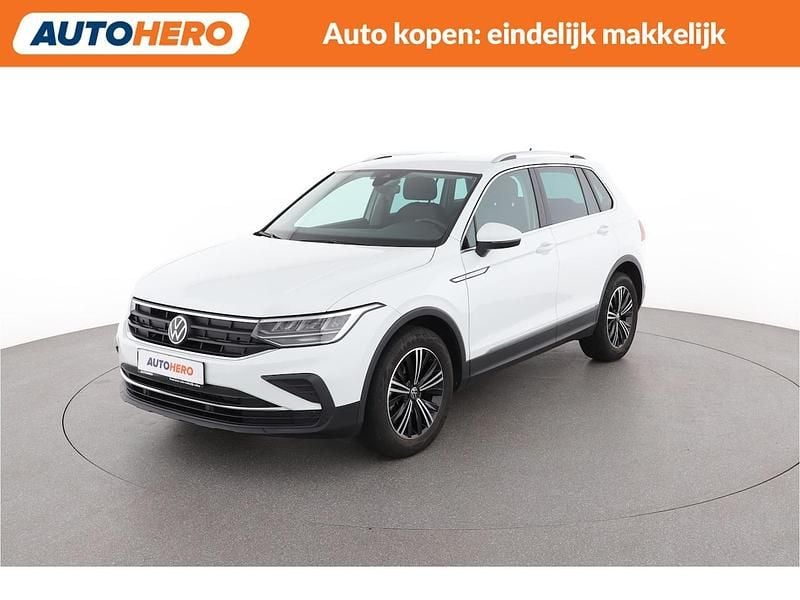 Wit Occasion 2022 VW Tiguan Life SUV | € 27.049 (Super prijs) - Afbeelding 1/4
