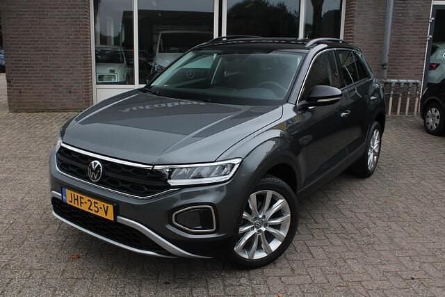 Grijs Gebruikt 2024 VW T-Roc SUV | € 30.500 (Goede deal) - Afbeelding 1/4