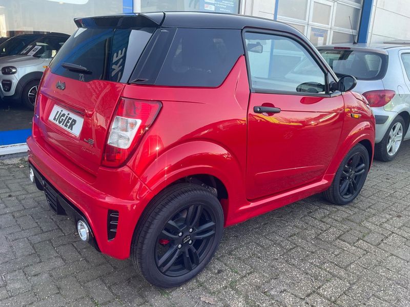 Occasion Ligier JS50 492 PK (361 kW) 2022 Rood Hatchback