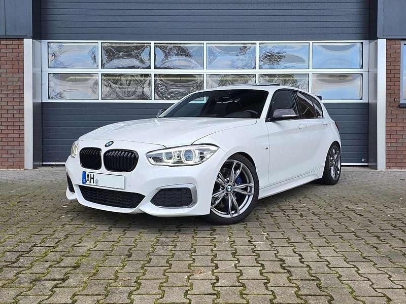 Wit Occasion 2016 BMW M140 M Sport Hatchback | € 31.500 (Eerlijke prijs) - Afbeelding 1/4
