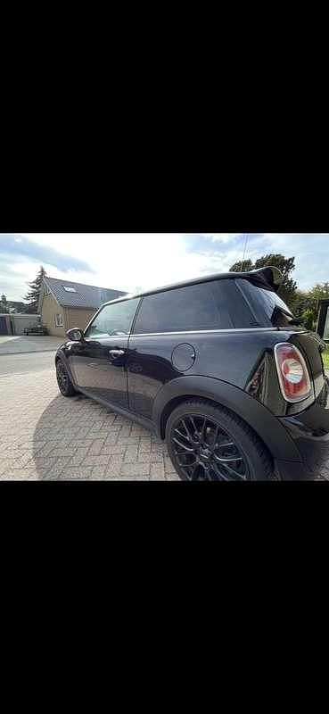 Zwart Occasion 2010 Mini ONE Hatchback | € 3.000 (Goede deal) - Afbeelding 1/4