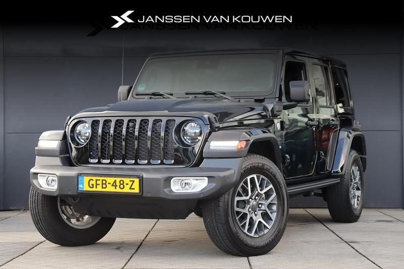 Zwart Occasion 2023 Jeep Wrangler Unlimited Sahara SUV | € 67.885 (Eerlijke prijs) - Afbeelding 1/4