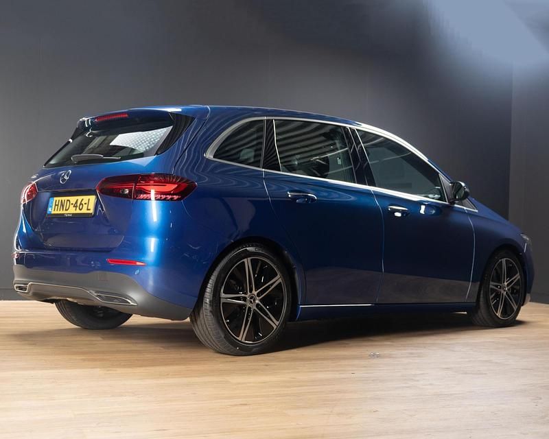 Occasion Mercedes B180 Luxury 136 PK (100 kW) 2024 Blauw MPV