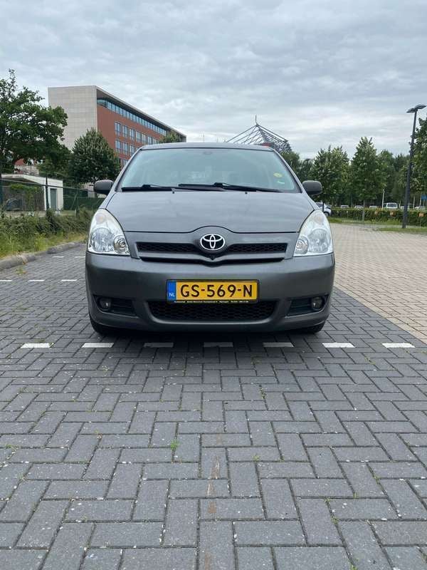 Grijs Gebruikt 2007 Toyota Corolla Verso Terra MPV | € 5.499 (Eerlijke prijs) - Afbeelding 1/4