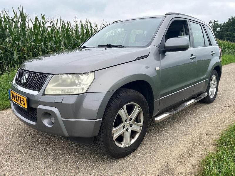 Grijs Occasion 2006 Suzuki Grand Vitara SUV | € 3.950 (Eerlijke prijs) - Afbeelding 1/4