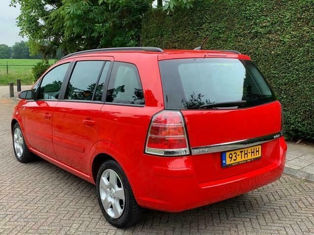 Occasion Opel Zafira Enjoy 120 PK (88 kW) 2006 Rood MPV