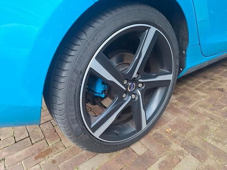 Occasion Volvo V40 Summum 179 PK (131 kW) 2014 Blauw MPV