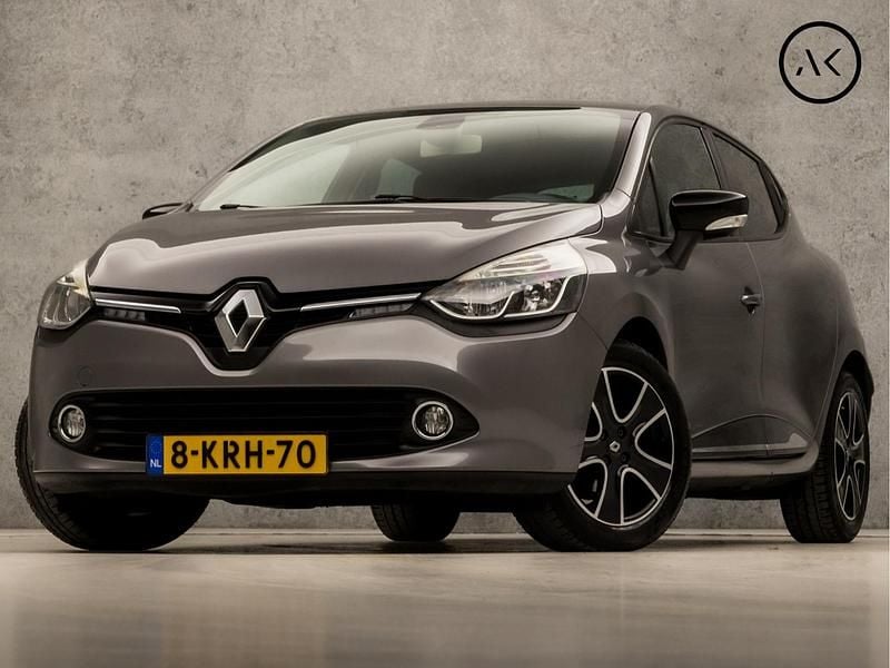 Grijs Gebruikt 2013 Renault Clio IV Dynamique Hatchback | € 7.445 (Eerlijke prijs) - Afbeelding 1/4