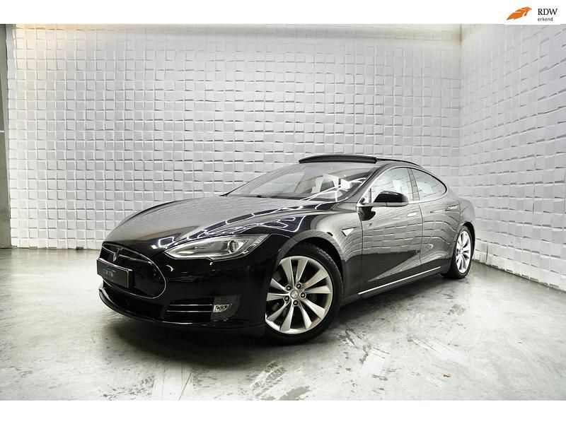 Zwart (metallic) Occasion 2013 Tesla Model S Performance Hatchback | € 19.499 (Eerlijke prijs) - Afbeelding 1/4