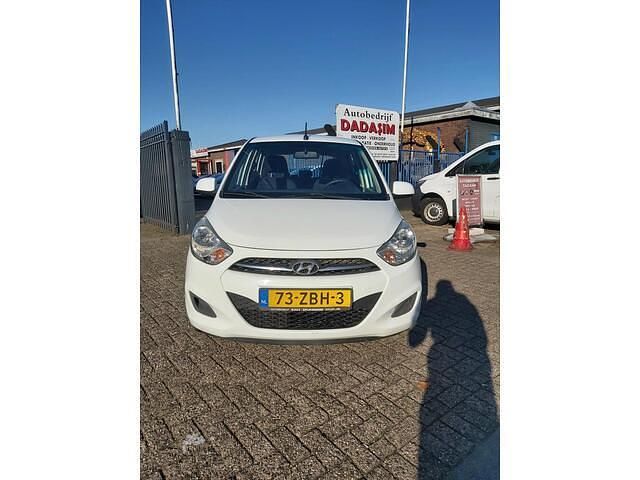 Wit Occasion 2012 Hyundai i10 Hatchback | € 2.550 (Eerlijke prijs) - Afbeelding 1/4