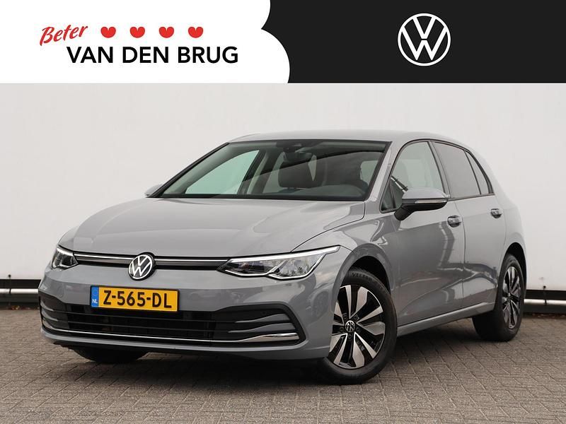 Grijs Gebruikt 2023 VW Golf VIII Life Hatchback | € 25.395 (Eerlijke prijs) - Afbeelding 1/4
