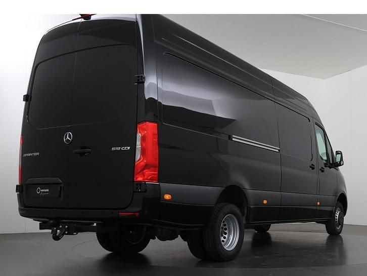 Nieuw Mercedes Sprinter 190 PK (139 kW) 2025 Zwart Van