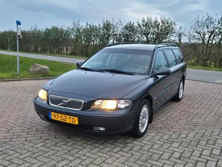 Occasion 2001 Volvo V70 Stationwagen | € 3.950 (Eerlijke prijs) - Afbeelding 1/4