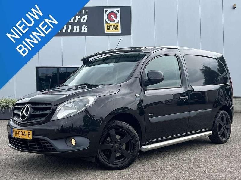 Zwart Gebruikt 2014 Mercedes Citan 109 Van | € 6.250 (Eerlijke prijs) - Afbeelding 1/4