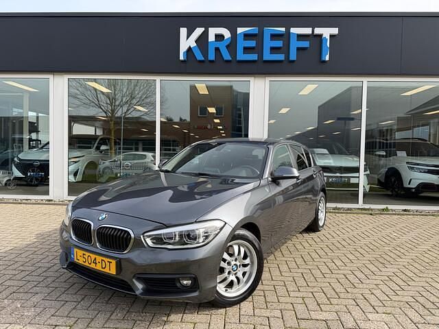 Occasion BMW 118 Executive 136 PK (100 kW) 2018 Grijs (metallic) Hatchback