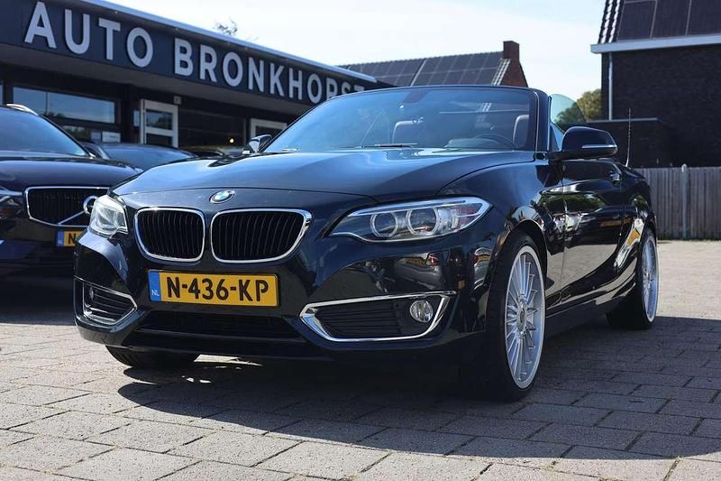 Zwart Gebruikt 2015 BMW 220 Executive Cabriolet | € 12.950 (Iets duurder) - Afbeelding 1/4