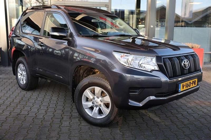 Grijs Occasion 2018 Toyota Land Cruiser Comfort SUV | € 41.995 (Eerlijke prijs) - Afbeelding 1/4