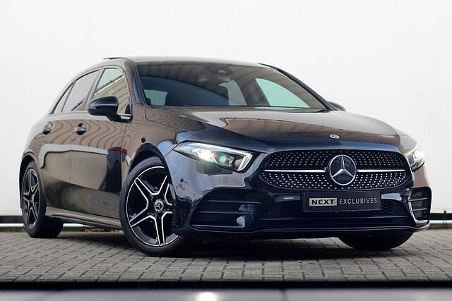 Zwart Gebruikt 2022 Mercedes A180 Business Hatchback | € 24.950 (Eerlijke prijs) - Afbeelding 1/4