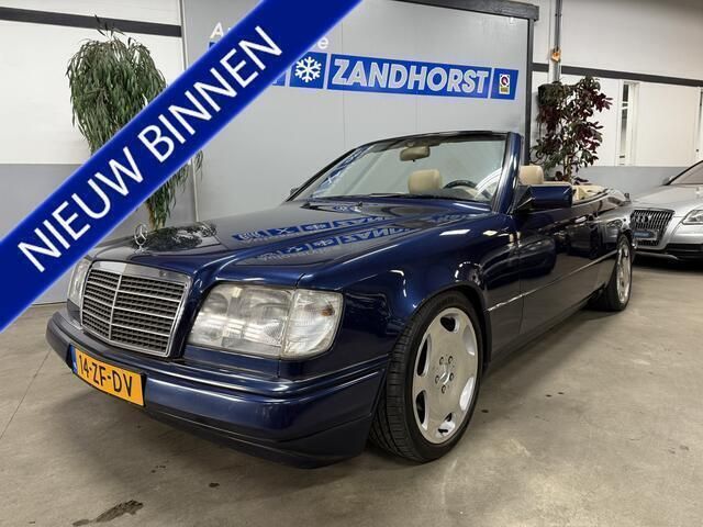Occasion Mercedes E220 150 PK (110 kW) 1996 Blauw, metallic lak Cabriolet