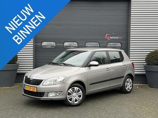 Beige Occasion 2014 Skoda Fabia Hatchback | € 3.940 (Eerlijke prijs) - Afbeelding 1/4