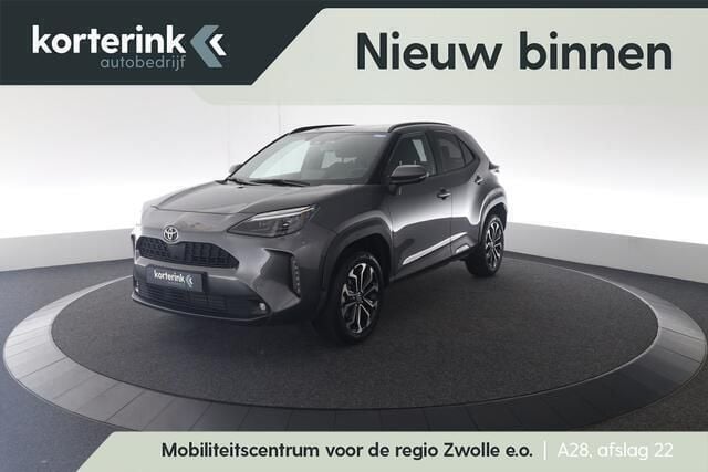 Grijs Gebruikt 2024 Toyota Yaris Cross SUV | € 24.950 (Eerlijke prijs) - Afbeelding 1/4