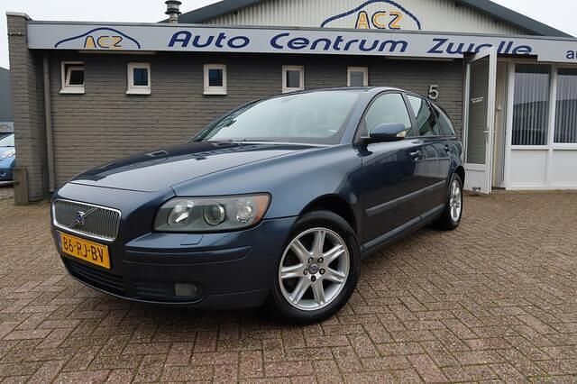 Blauw (metallic) Occasion 2005 Volvo V50 Kinetic Stationwagen | € 6.950 (Iets duurder) - Afbeelding 1/4