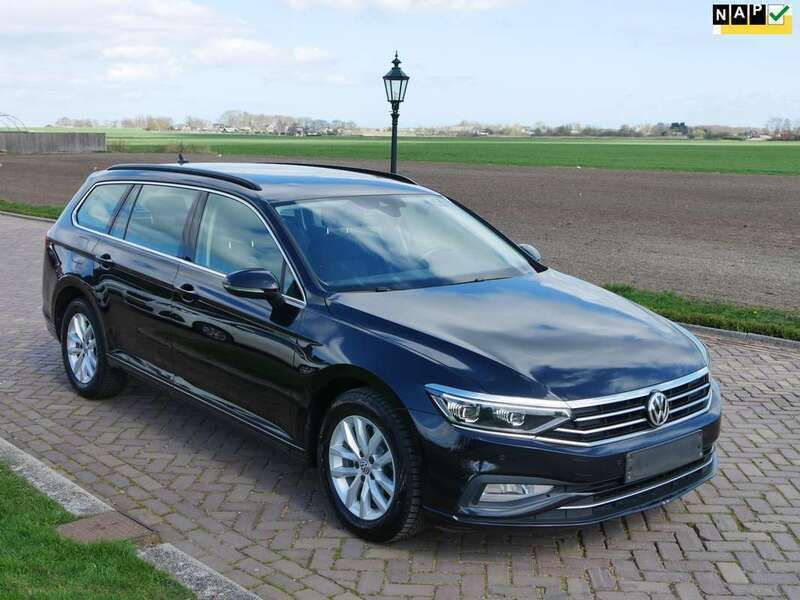 Zwart Gebruikt 2019 VW Passat Comfortline Stationwagen | € 14.520 (Goede deal) - Afbeelding 1/3