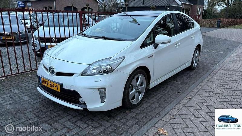 Wit Occasion 2013 Toyota Prius Business Edition Hatchback | € 10.950 (Eerlijke prijs) - Afbeelding 1/4