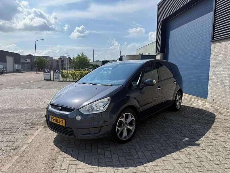 Grijs Gebruikt 2009 Ford S-MAX S MPV | € 3.250 - Afbeelding 1/4