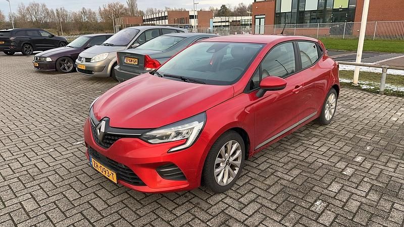 Rood Occasion 2019 Renault Clio IV Zen Hatchback | € 12.340 - Afbeelding 1/3